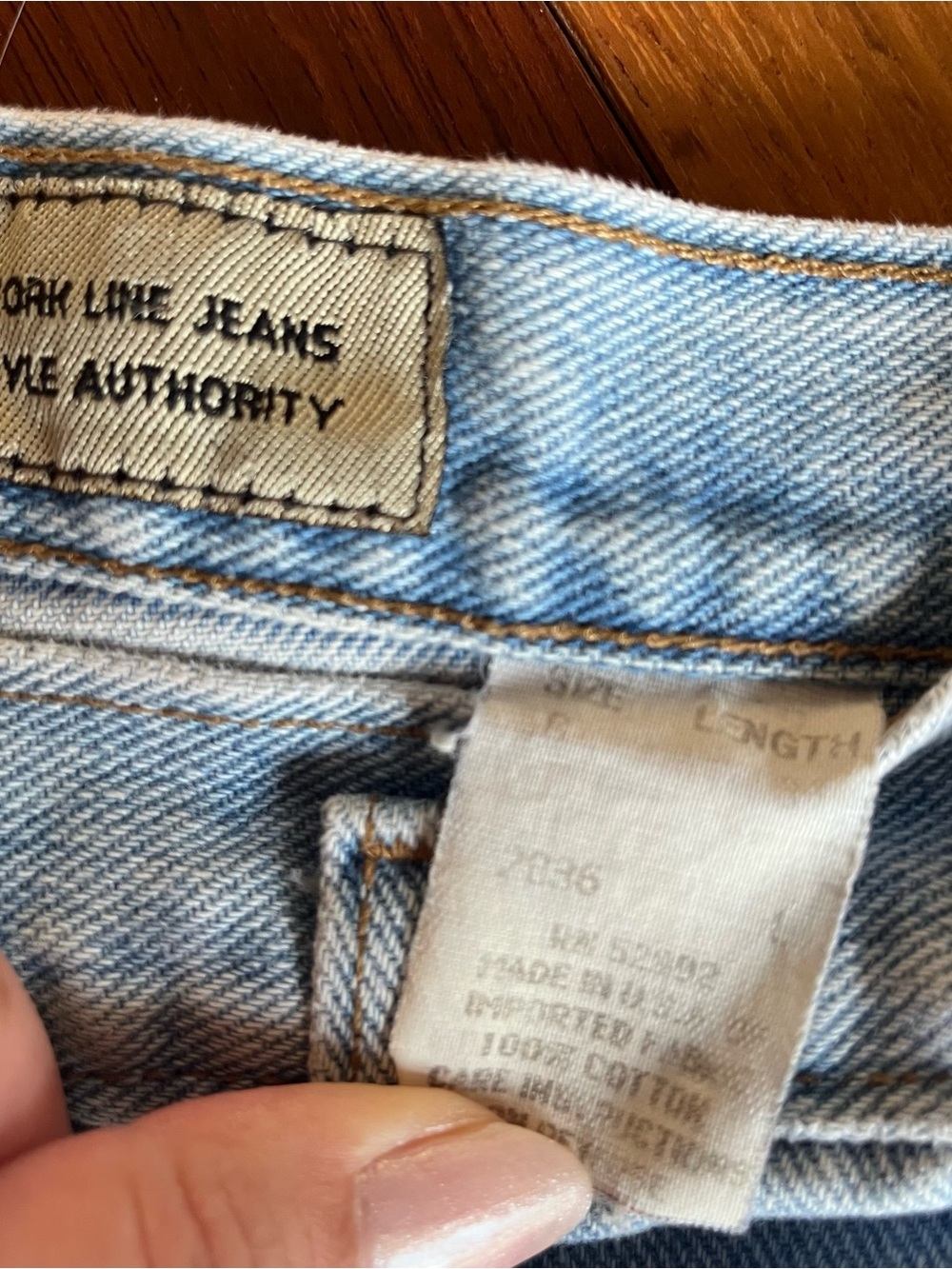 VINTAGE CUT OFF SHORTS - Picture 5 of 7